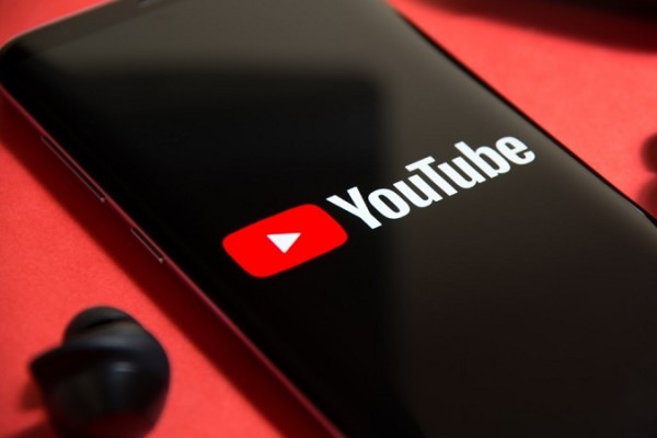 YouTube thử nghiệm tính năng dịch tự động tiêu đề, mở ra cơ hội cho các video